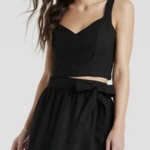 Universal Thread Women's Cropped Black Top